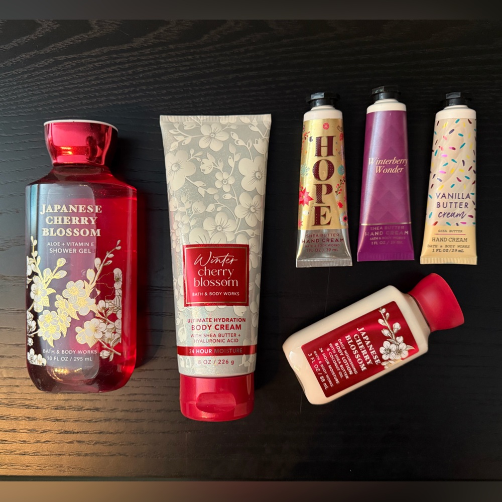 Bath & Body Works Japanese Cherry Blossom Collection - vanilla butter winter
